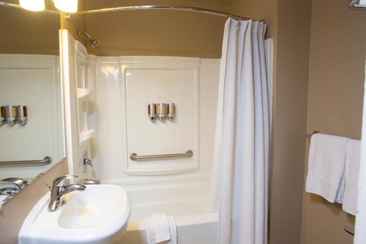 Lakeshore Inn Lake Oswego Esterno foto