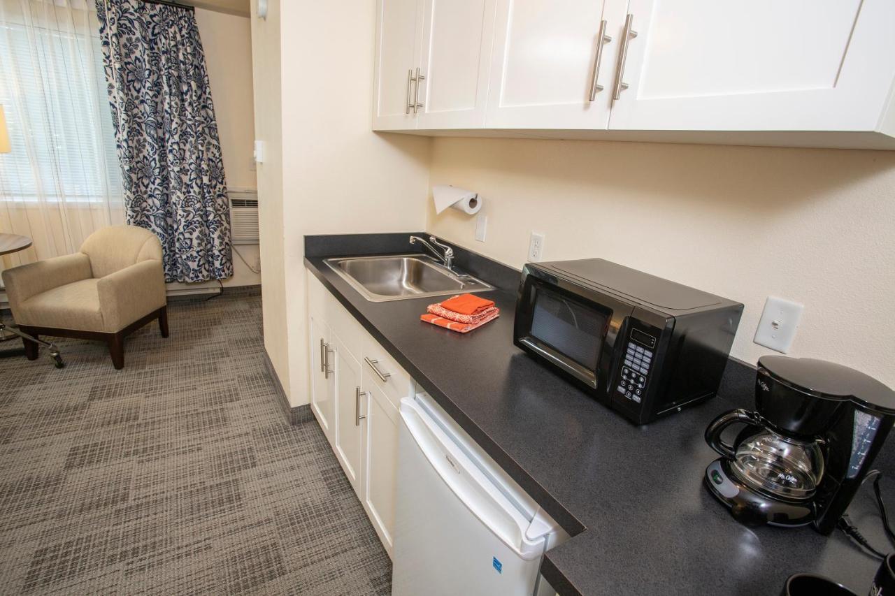 Lakeshore Inn Lake Oswego Esterno foto