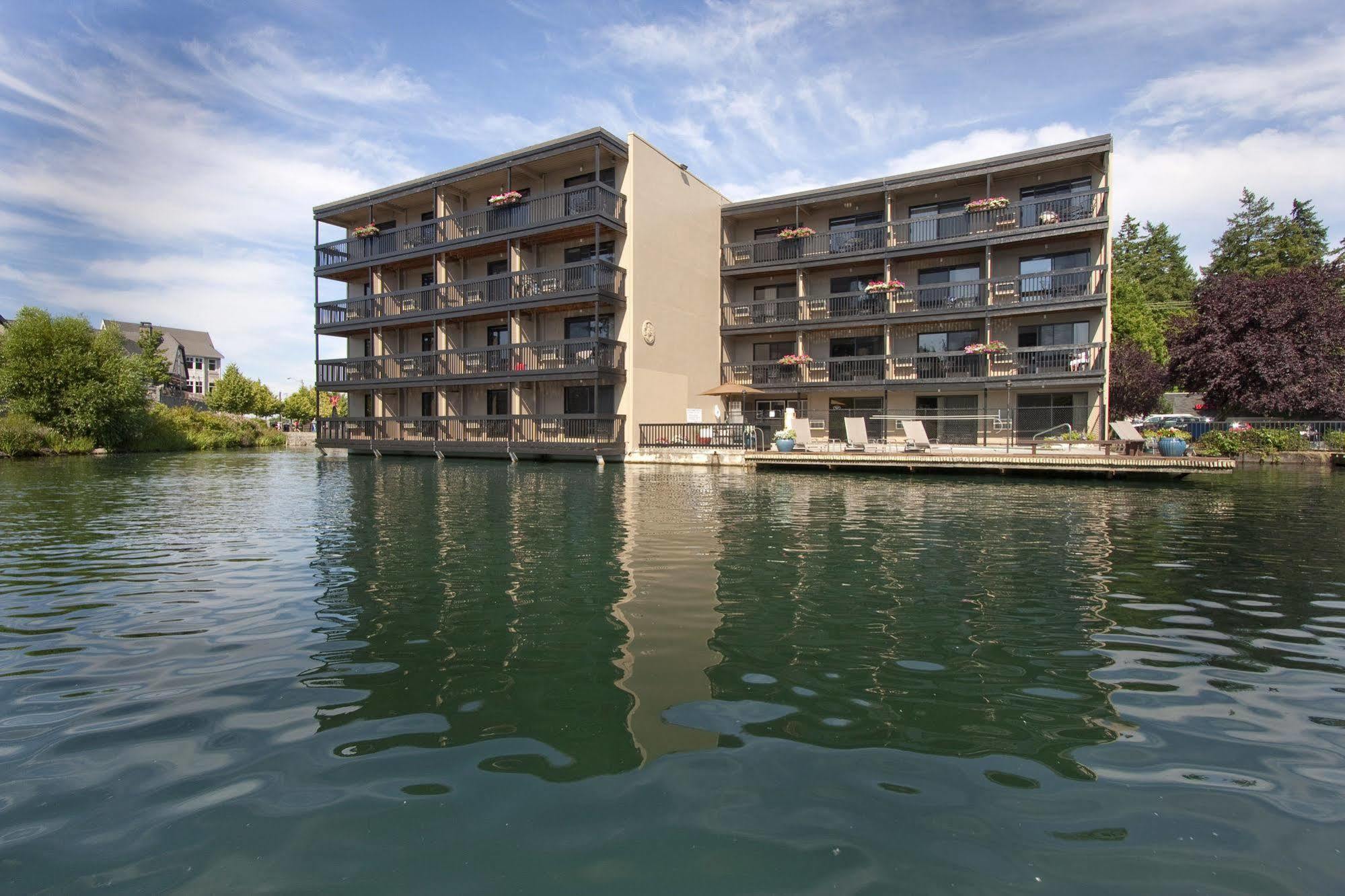 Lakeshore Inn Lake Oswego Esterno foto