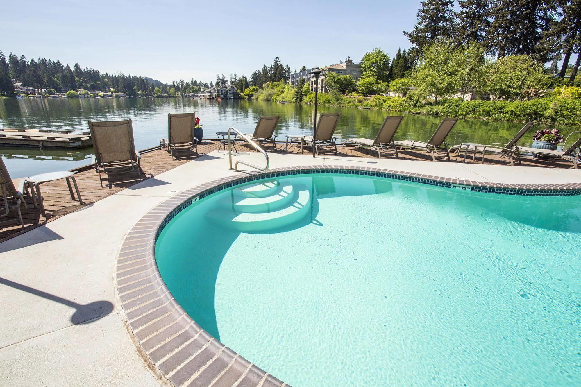 Lakeshore Inn Lake Oswego Esterno foto